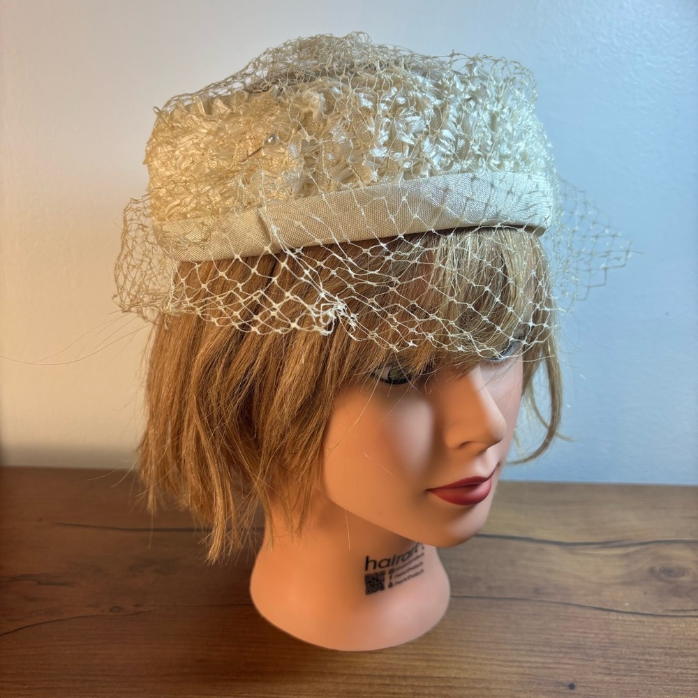 Vintage 1940s 1950s Pillbox Veiled Fascinator Woman’s Hat Crown Netting - Picture 2 of 11